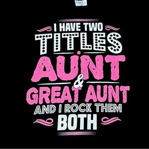 Great Aunt Rocks 🤟🏼 T shirt